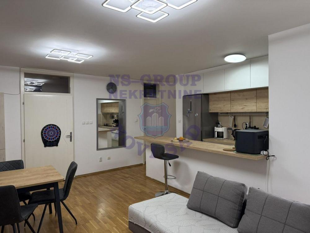 Slika 4 - Trosoban, 66m2, Nova Detelinara Novi Sad, ima lift