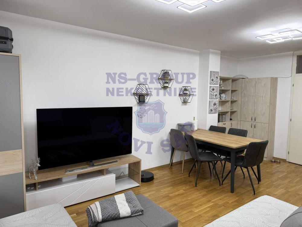 Slika 3 - Trosoban, 66m2, Nova Detelinara Novi Sad, ima lift