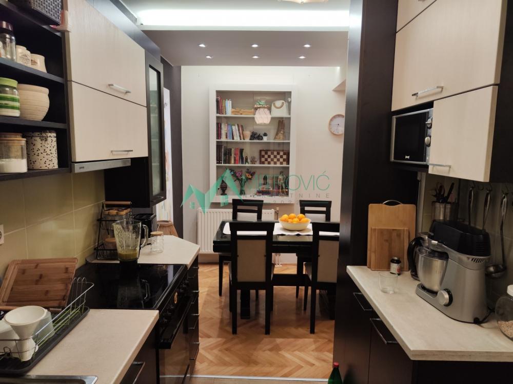 Slika 5 - Dvoiposoban, 60m2, Podbara Novi Sad, sa terasom, ima lift