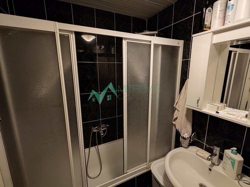 Slika 11 - Dvoiposoban, 60m2, Podbara Novi Sad, sa terasom, ima lift