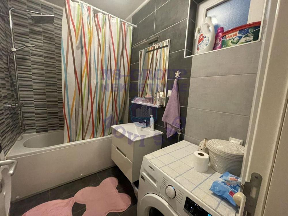 Slika 11 - Trosoban, 70m2, Nova Detelinara Novi Sad, sa terasom, ima lift