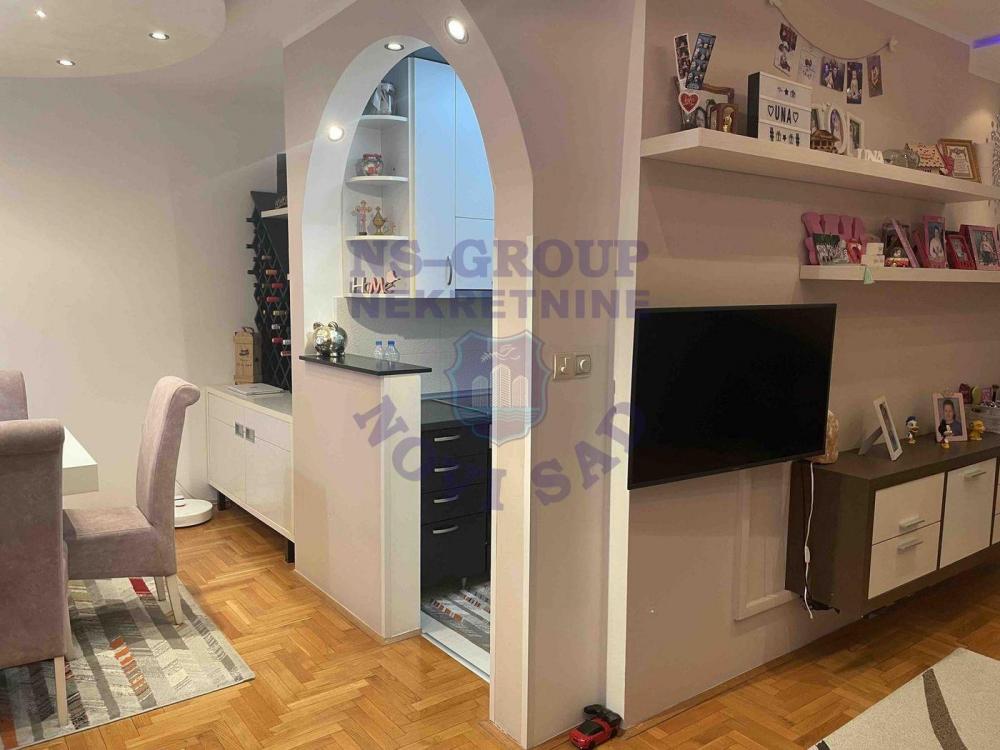 Slika 4 - Trosoban, 70m2, Nova Detelinara Novi Sad, sa terasom, ima lift