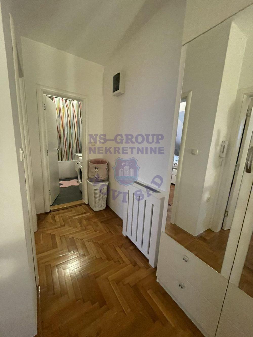 Slika 7 - Trosoban, 70m2, Nova Detelinara Novi Sad, sa terasom, ima lift