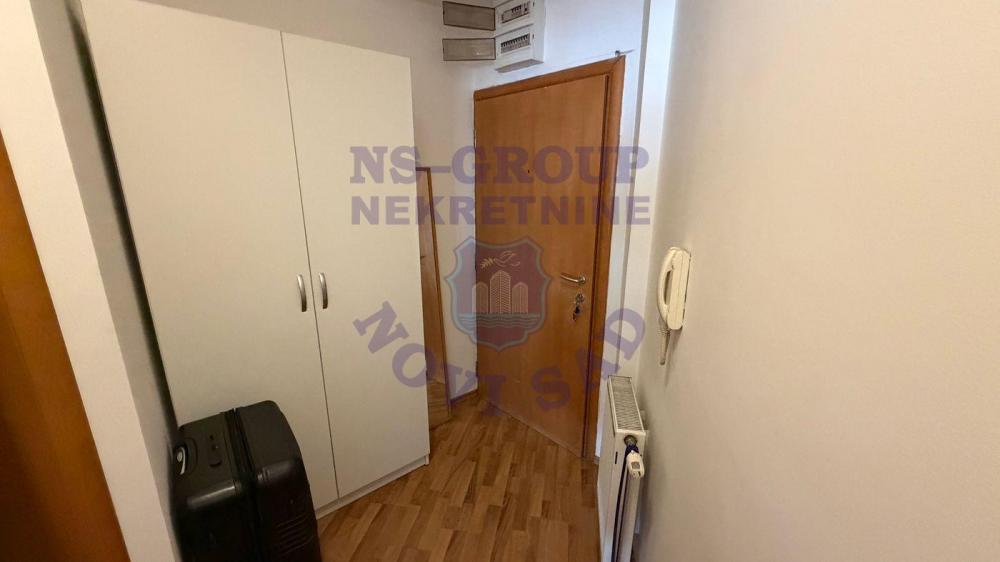 Slika 3 - Prodaja stana, 35m2, Bulevar oslobođenja Novi Sad, sa terasom, ima lift