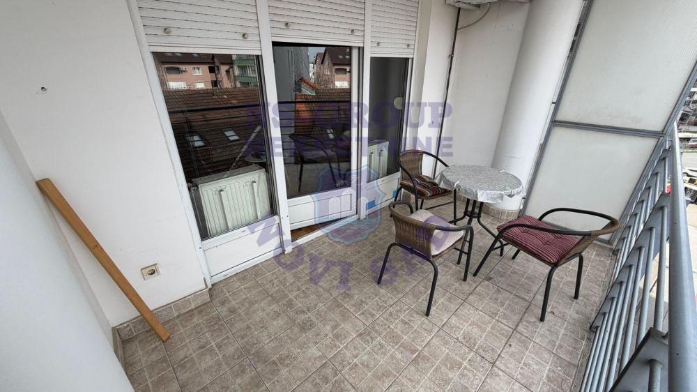 Slika 7 - Prodaja stana, 35m2, Bulevar oslobođenja Novi Sad, sa terasom, ima lift