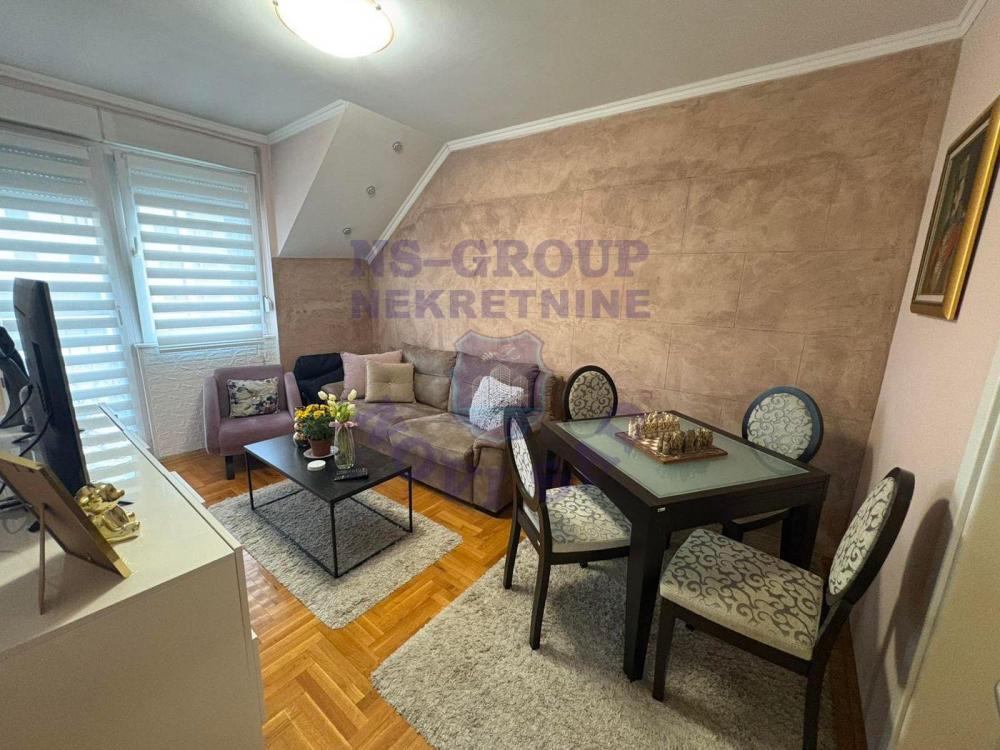 Glavna slika -Na prodaju odličan dvoiposoban stan na Podbari