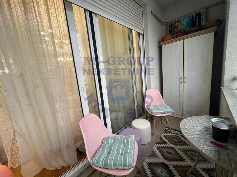 Slika 5 - Trosoban, 77m2, Nova Detelinara Novi Sad, sa terasom, ima lift