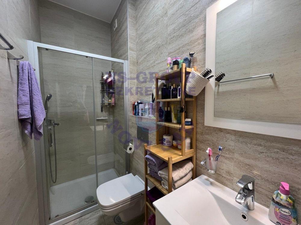 Slika 8 - Trosoban, 77m2, Nova Detelinara Novi Sad, sa terasom, ima lift