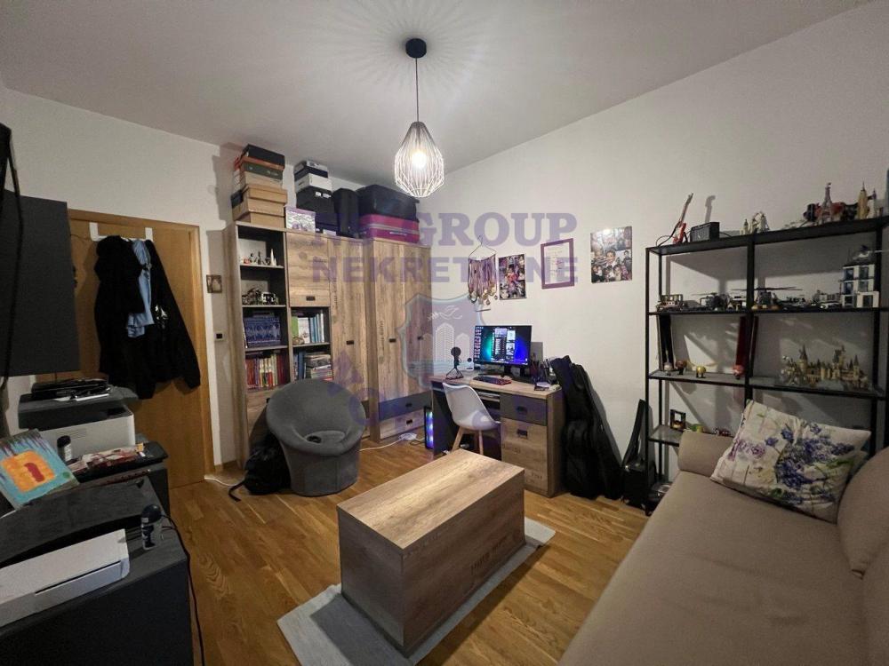 Slika 9 - Trosoban, 77m2, Nova Detelinara Novi Sad, sa terasom, ima lift