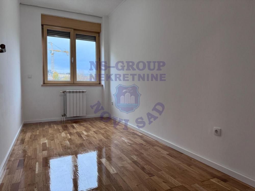 Slika 4 - Dvosoban, 48m2, Kej žrtava racije Novi Sad, sa terasom, ima lift