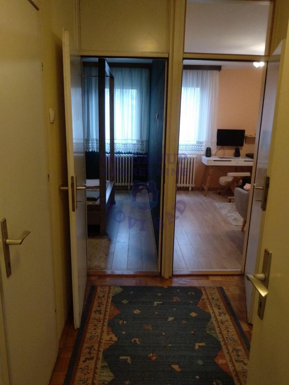 Slika 2 - Trosoban, 83m2, Liman 4 Novi Sad, sa terasom, ima lift