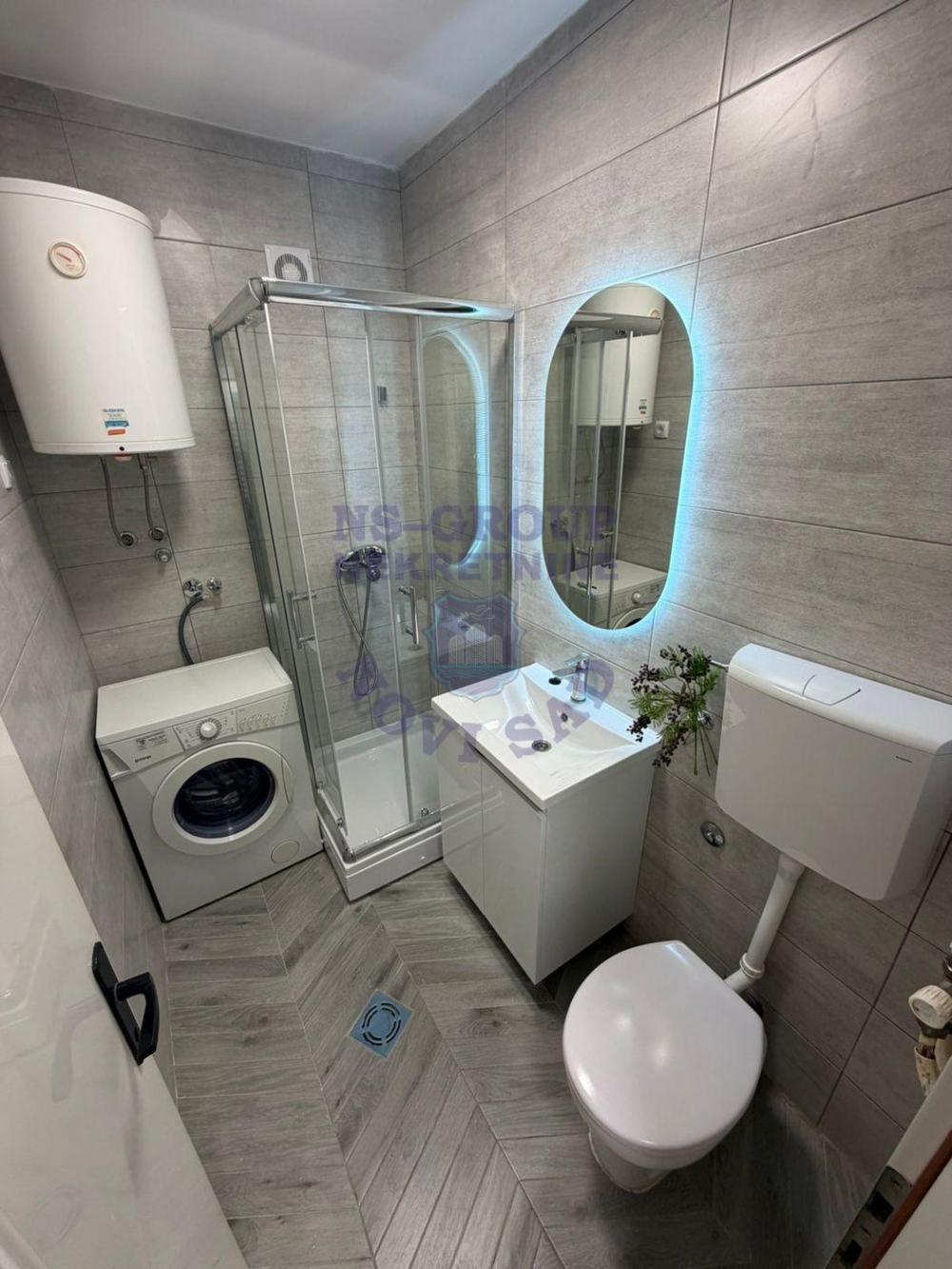 Glavna slika -Fantastična garsonjera na Grbavici