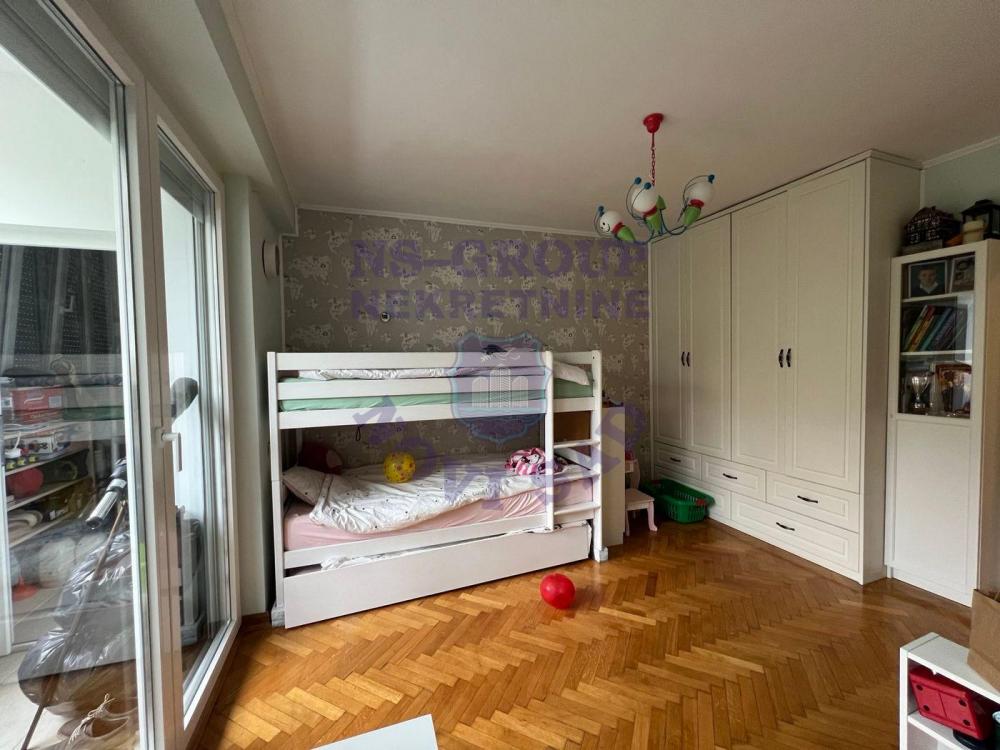 Slika 2 - Trosoban, 85m2, Novosadski kej Novi Sad, sa terasom, ima lift