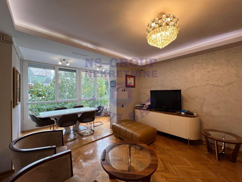 Slika 6 - Trosoban, 85m2, Novosadski kej Novi Sad, sa terasom, ima lift