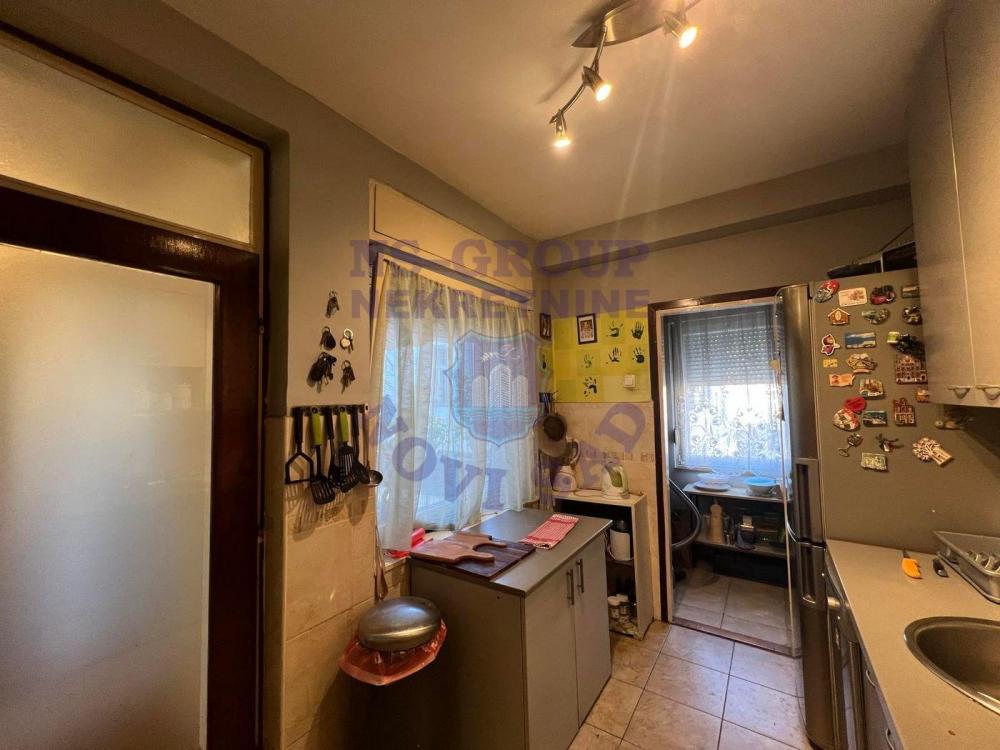 Slika 4 - Četvorosoban, 98m2, Spens Novi Sad Novi Sad, sa terasom, ima lift