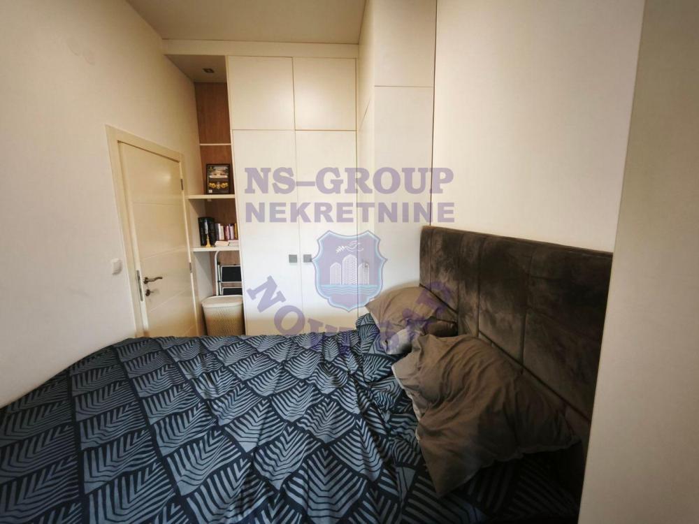 Slika 7 - Jednoiposoban, 37m2, Socijalno Novi Sad, sa terasom, ima lift