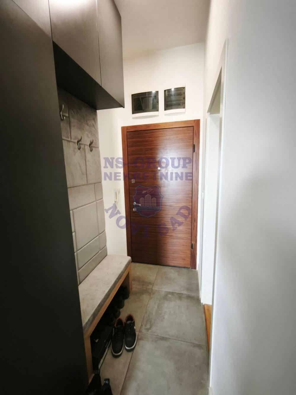 Slika 5 - Jednoiposoban, 37m2, Socijalno Novi Sad, sa terasom, ima lift