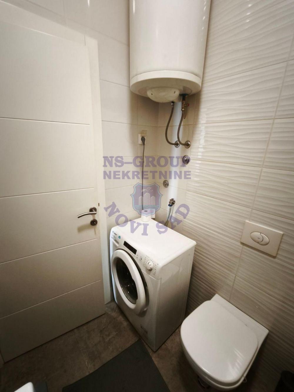 Slika 4 - Jednoiposoban, 37m2, Socijalno Novi Sad, sa terasom, ima lift