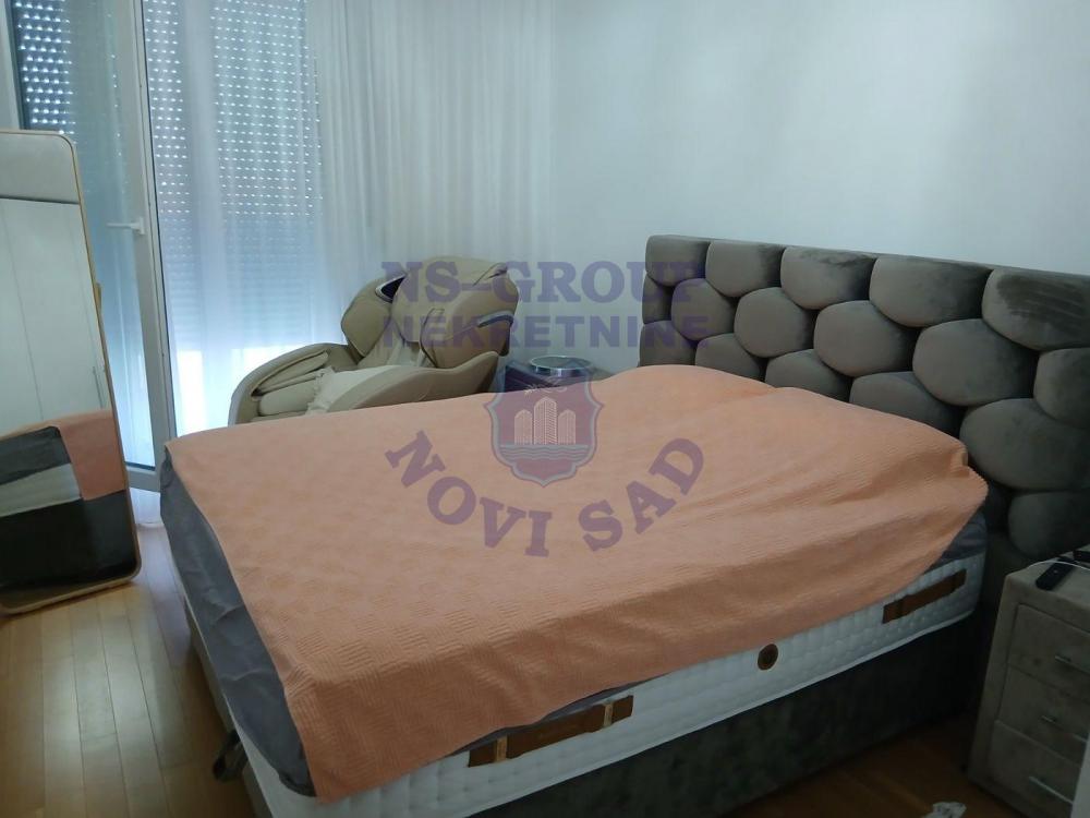 Slika 2 - Trosoban, 77m2, Salajka (Partizanska ulica) Novi Sad, sa terasom, ima lift