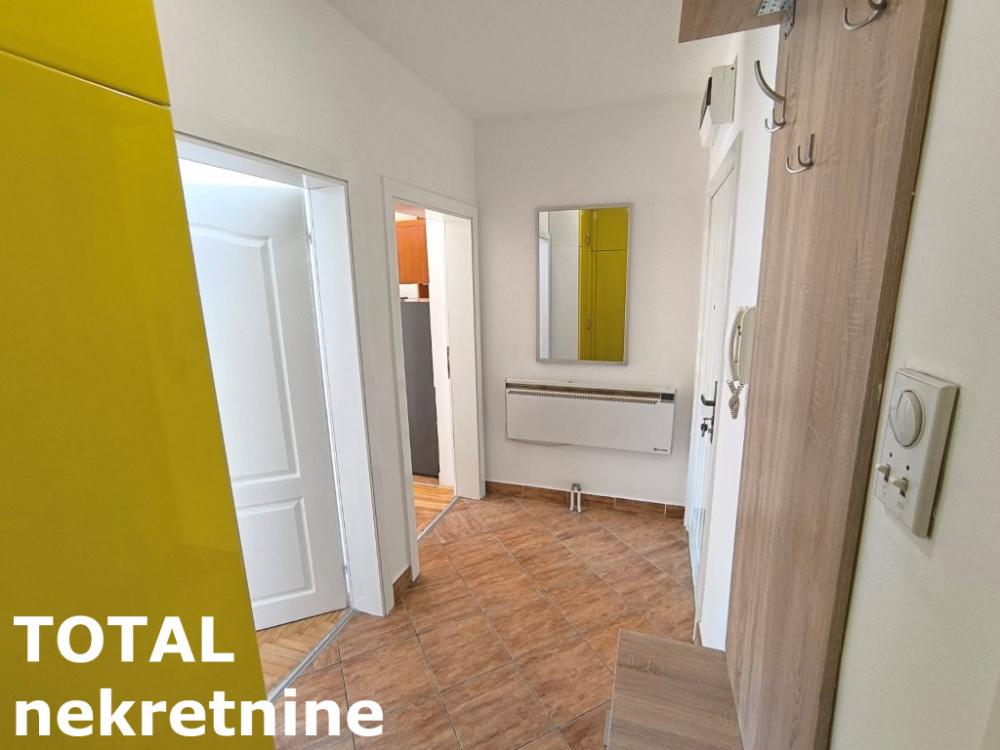 Slika 9 - Stan,NOVI SAD,CENTAR,kv: 50.00, € 150000, ID: 1101832