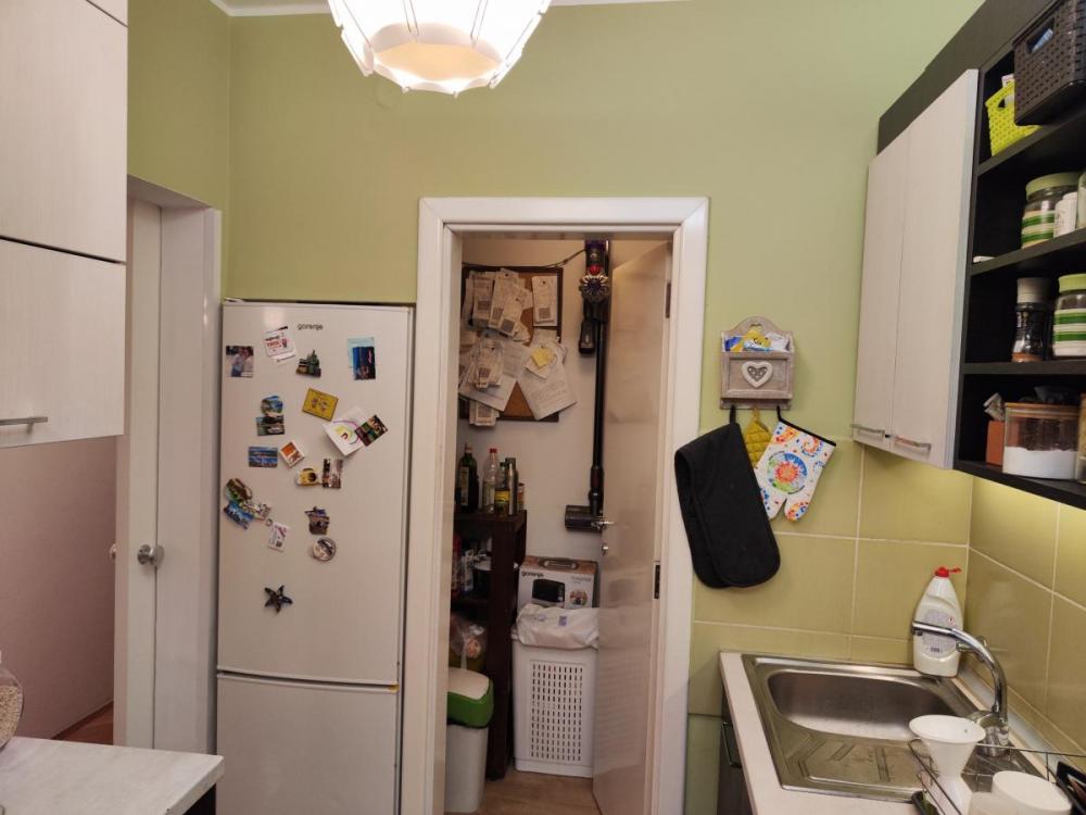 Slika 5 - Trosoban, 60m2, Podbara Novi Sad, sa terasom, ima lift