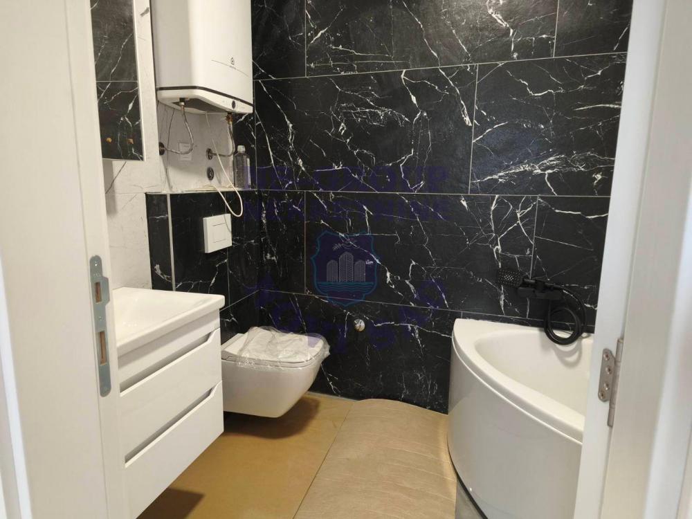 Slika 1 - Petosoban stan,useljiv,povrat PDV-a!