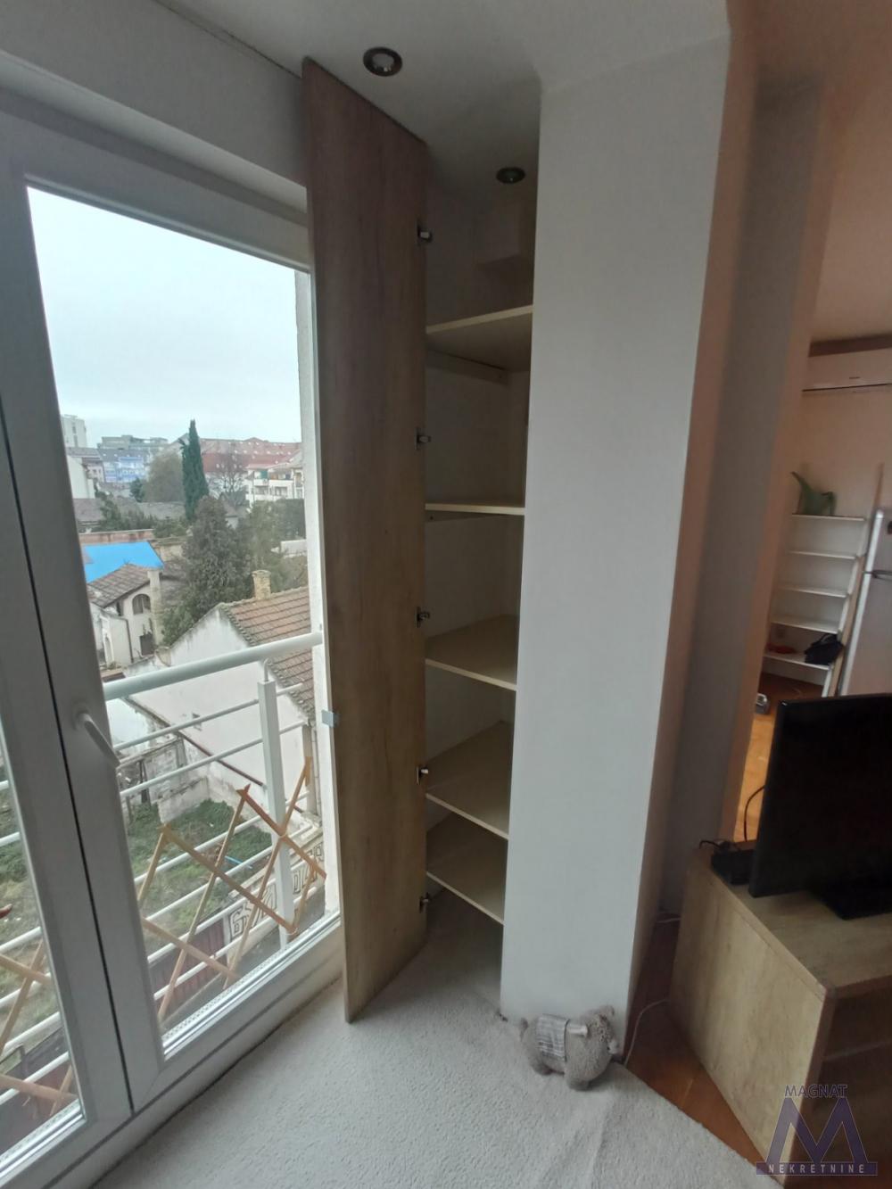 Slika 6 - Stan,NOVI SAD,BULEVAR,kv: 34, € 119000, ID: 1019338