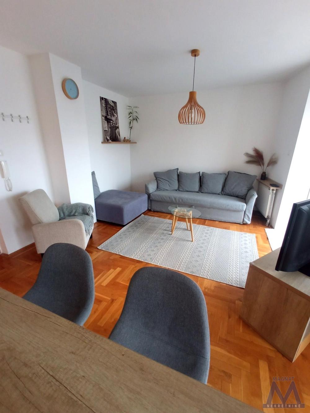 Slika 1 - Stan,NOVI SAD,BULEVAR,kv: 34, € 119000, ID: 1019338