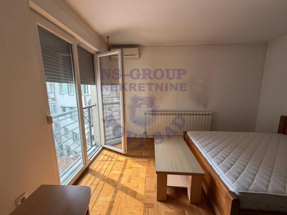 Slika 1 - 567468-Komforna garsonjera - Bulevar Evrope!