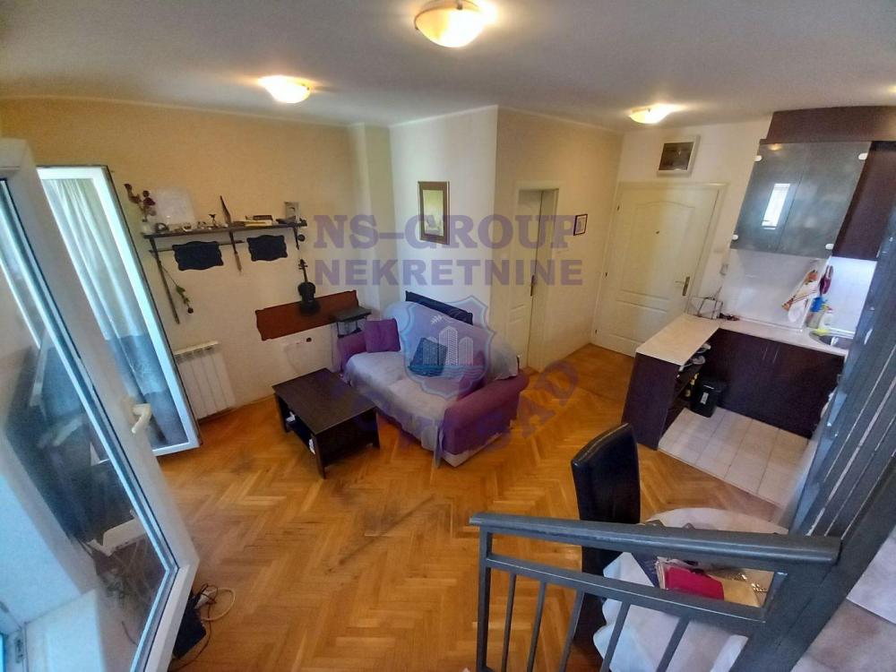 Slika 1 - Trosoban, 55m2, Bulevar Evrope Novi Sad, sa terasom, ima lift