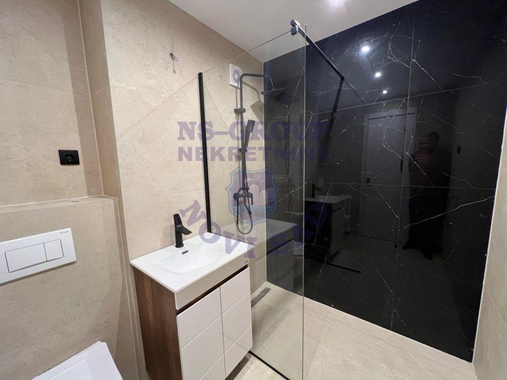 Slika 8 - Jednoiposoban, 38m2, Novo naselje Novi Sad, sa terasom, ima lift