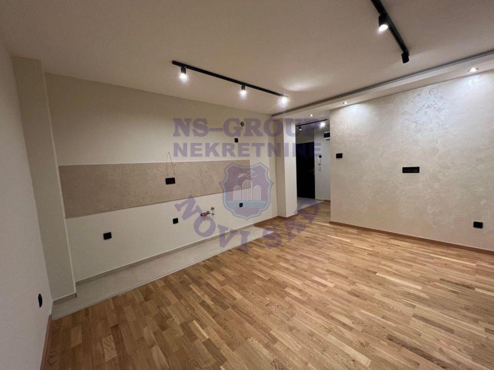 Glavna slika -Jednoiposoban, 38m2, Novo naselje Novi Sad, sa terasom, ima lift