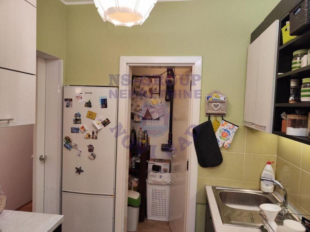 Slika 6 - Trosoban, 60m2, Podbara Novi Sad, sa terasom, sa garažom