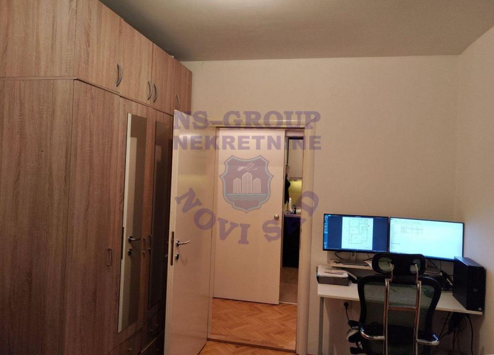 Slika 8 - Trosoban, 60m2, Podbara Novi Sad, sa terasom, sa garažom