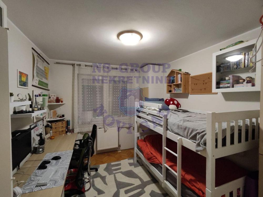 Slika 9 - Trosoban, 60m2, Podbara Novi Sad, sa terasom, sa garažom