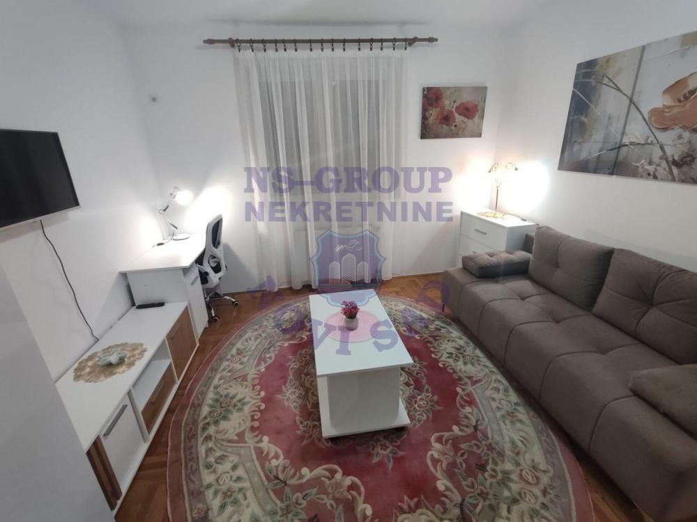 Slika 2 - Jednosoban, 25m2, Adamovićevo naselje Novi Sad