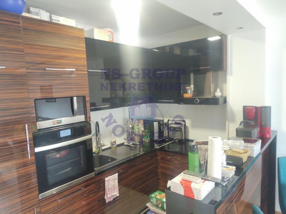 Slika 5 - Izuzetan trosoban stan na Novoj Detelinari!