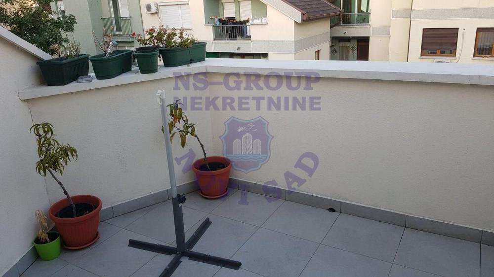 Slika 4 - Petosoban stan na Bulevaru 174m2