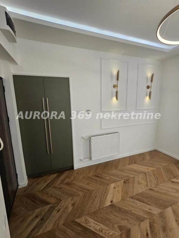 Slika 2 - RETKO! NOVI SAD, CENTAR, STARI GRAD. MALI JEDNOSOBAN SALONAC