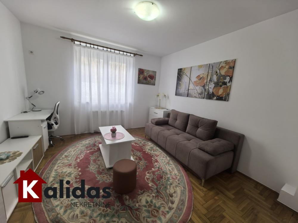 Slika 2 - Stan,NOVI SAD,CARA DUŠANA,kv: 25, € 87550, ID: 1008699