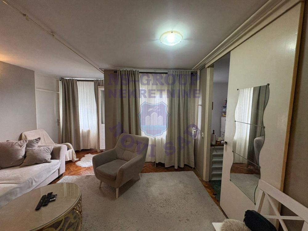 Slika 1 - Troiposoban stan na Limanu 3