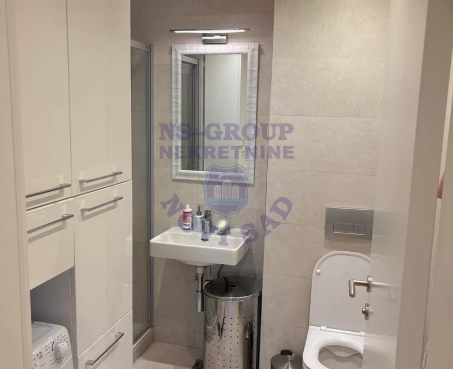 Slika 3 - Četvorosoban, 108m2, Novi Sad centar Novi Sad, ima lift