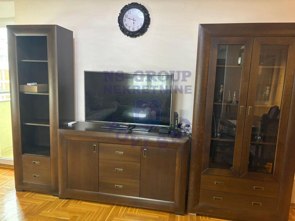 Slika 3 - Porodičan stan komforan i funkcionalan!