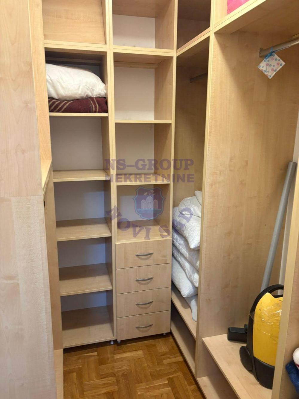 Slika 10 - Porodičan stan komforan i funkcionalan!