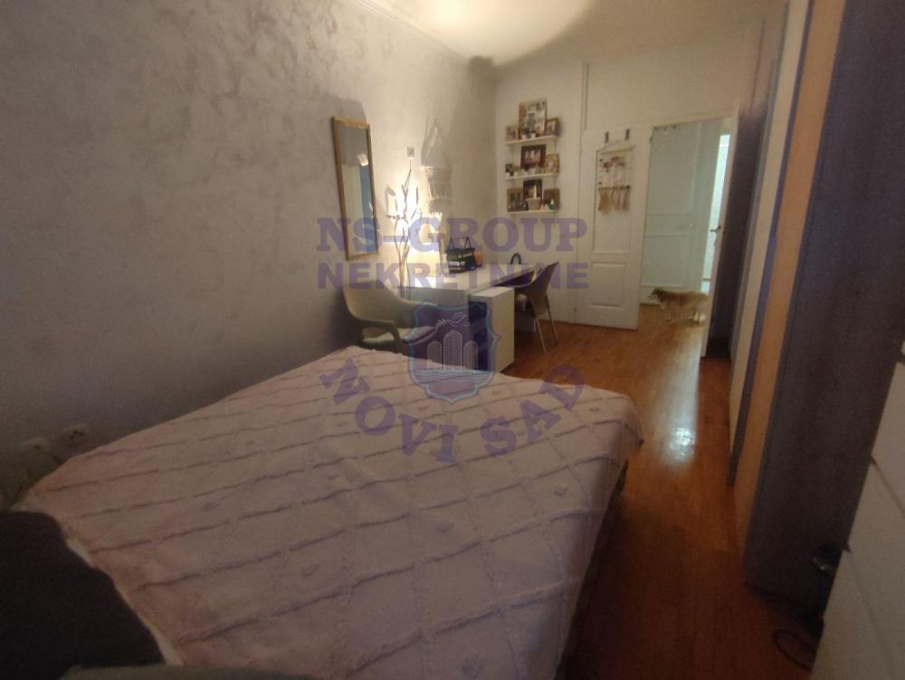 Slika 6 - Četvorosoban, 93m2, Grbavica Novi Sad, sa terasom, ima lift