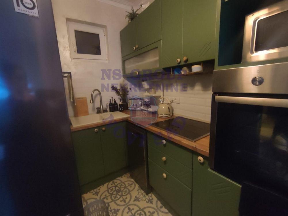 Slika 11 - Četvorosoban, 93m2, Grbavica Novi Sad, sa terasom, ima lift