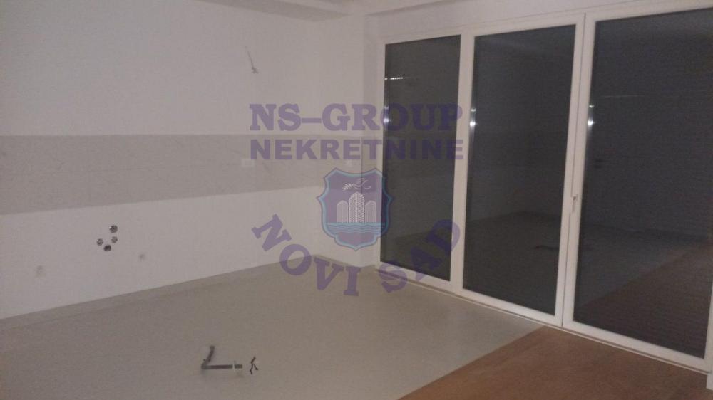 Glavna slika -Petosoban stan na Bulevaru patrijarha Pavla 