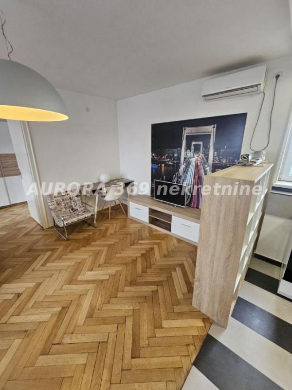 Slika 1 - NOVI SAD, STARI GRAD. PRILIKA! POVOLJAN NAMEŠTEN STAN U CENTRU SA TERASOM OD 170m2