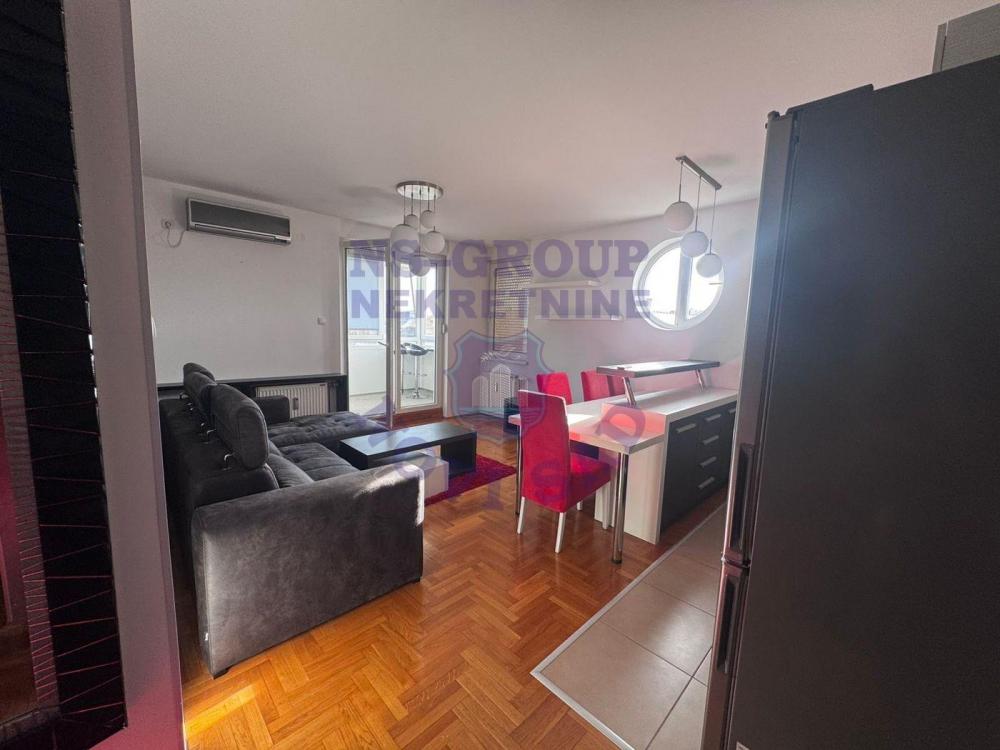 Slika 7 - Trosoban stan na prodaju.