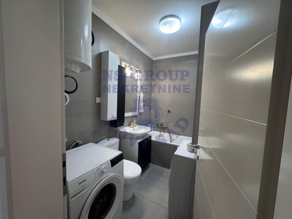 Slika 1 - Trosoban stan na prodaju.